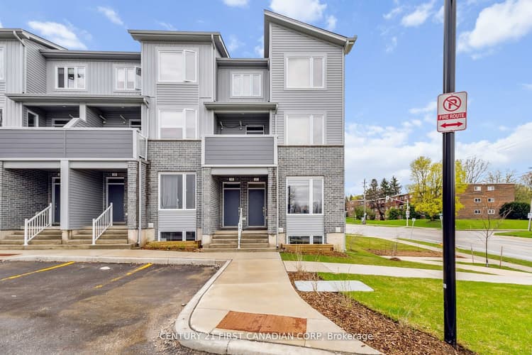 990 DEVERON Crescent