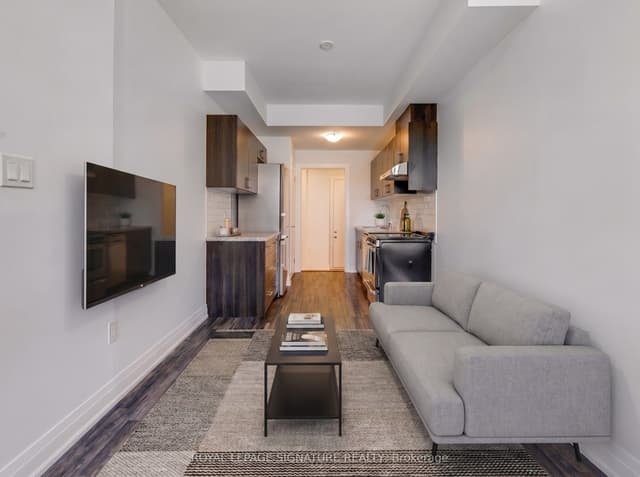 Att/Row/Townhouse at 59 Creekbank Road Main/Lower, Toronto, ON M6L 0A4, Toronto W04