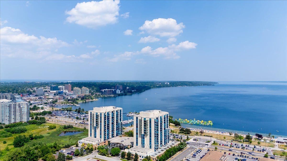 Suite 602 · Floor 6, Unit 602 · 33 Ellen St