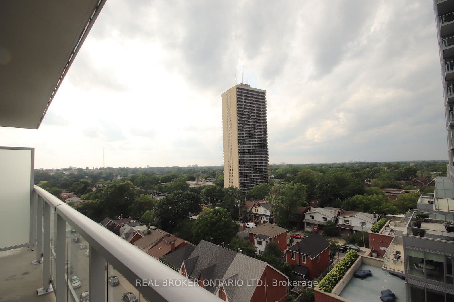 Suite 722 · Floor 7, Unit 722 · 33 Helendale Ave