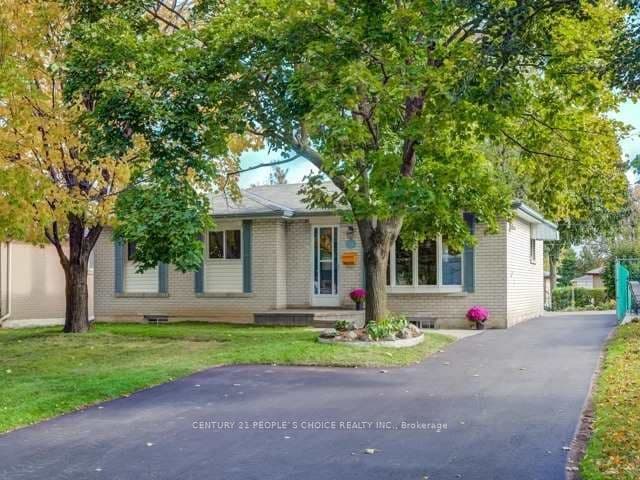 Detached at 13 Brookdale Crescent, Brampton, ON L6T 1M8