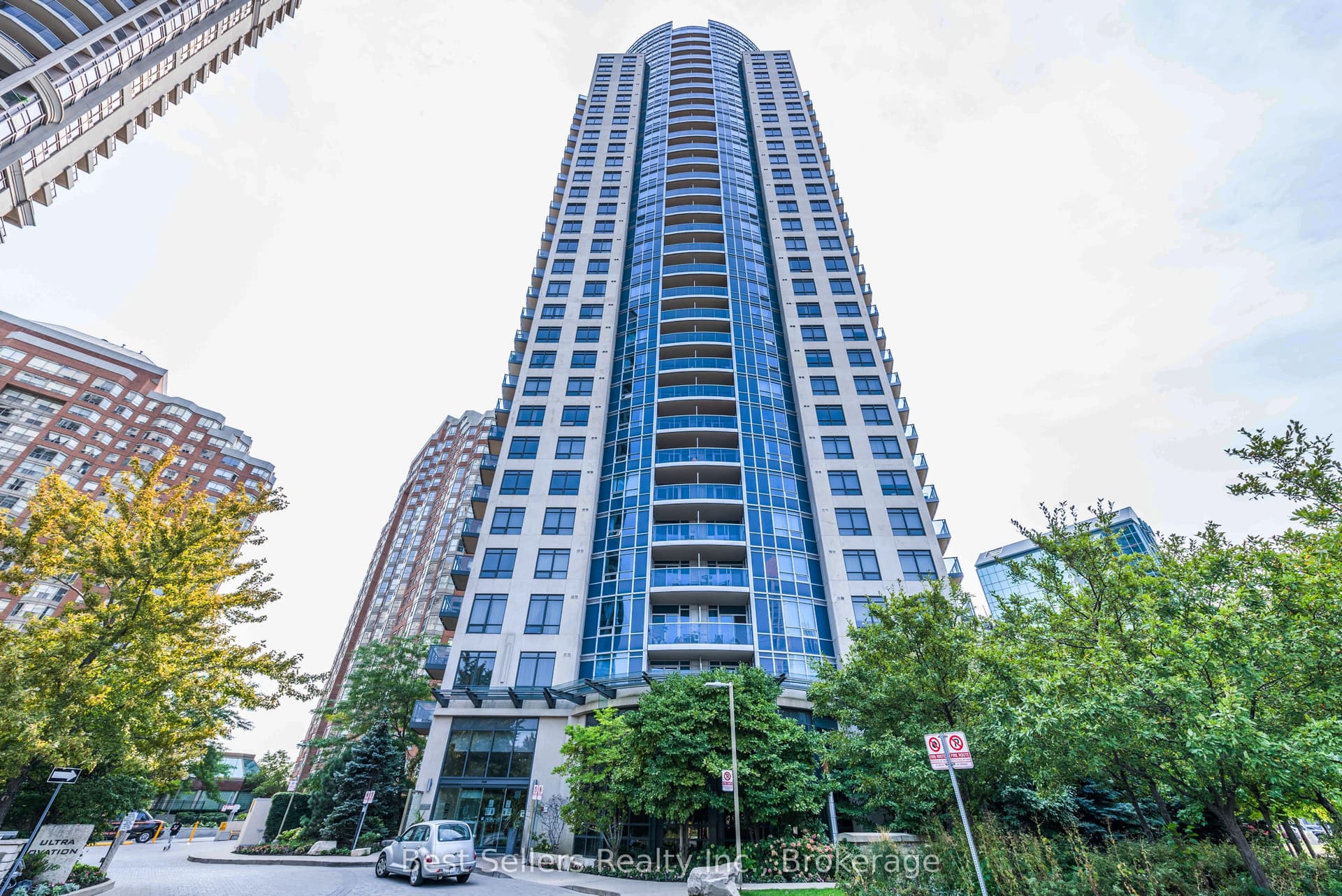 Suite 2703 · Floor 27, Unit 2703 · 330 Burnhamthorpe Rd W