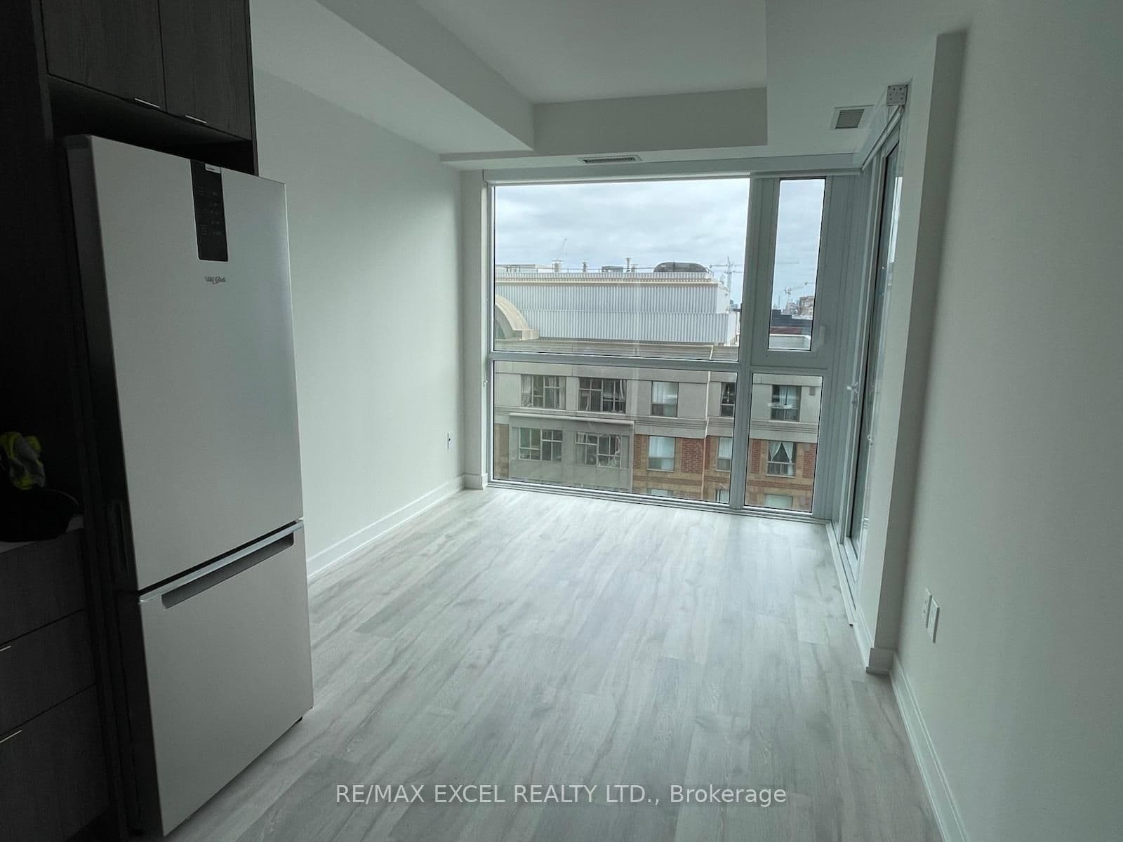 Suite 914 SE, Unit 914 SE · 60 Princess St