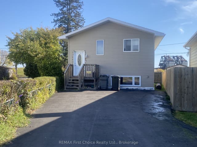 Detached at 722 Catherine Street, Thunder Bay, ON P7E 1L5