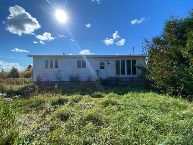 Detached at 408 Silver Queen Lake Road, Cochrane, ON P0L 1C0