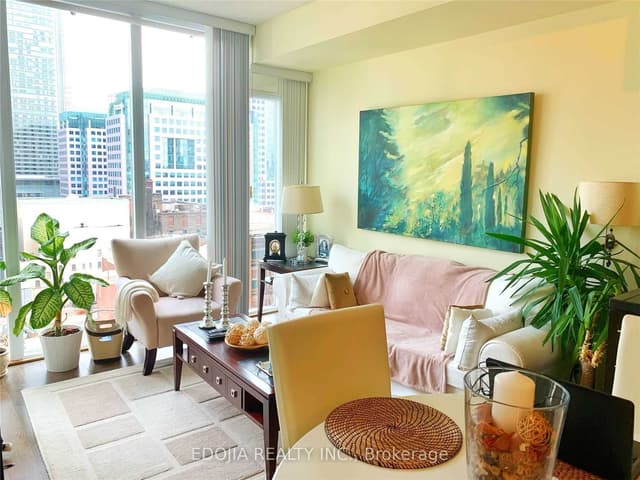 Condo Apartment at 21 Nelson Street 1121, Toronto, ON M5V 1T8, Toronto C01
