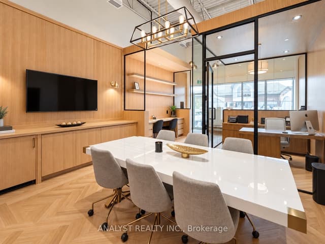 Office at 3560 Rutherford Road 38, Vaughan, ON L4H 3T8