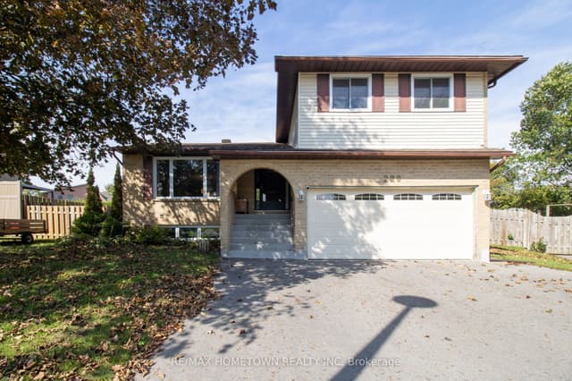 Detached at 229 Colonel Douglas Crescent, Brockville, ON K6V 6W1