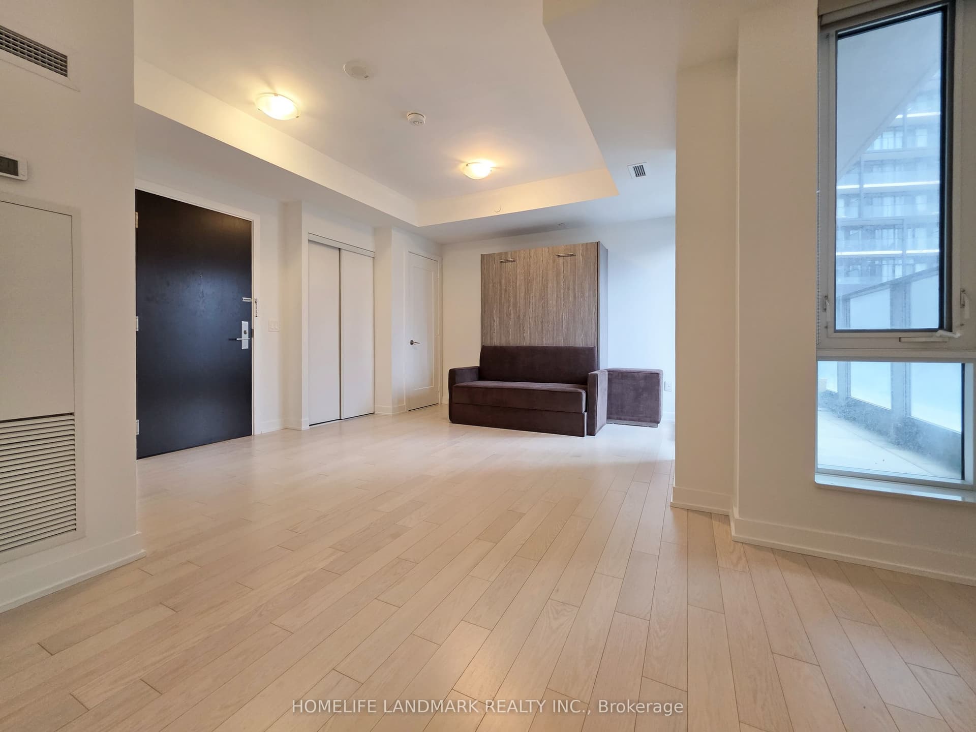 Suite 605 · Floor 6, Unit 605 · 330 Richmond St W
