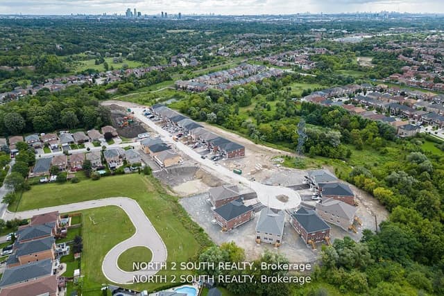 Semi-Detached at 19 Virro Court, Vaughan, ON L4H 5G5