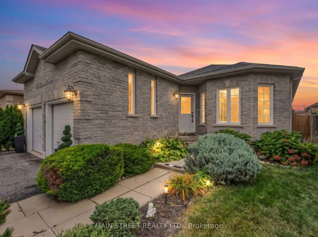 Detached at 27 Max Avenue, Barrie, ON L4N 0Y3