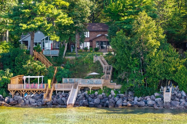Detached at 38 Willow Drive, Tiny, ON L0L 1P1