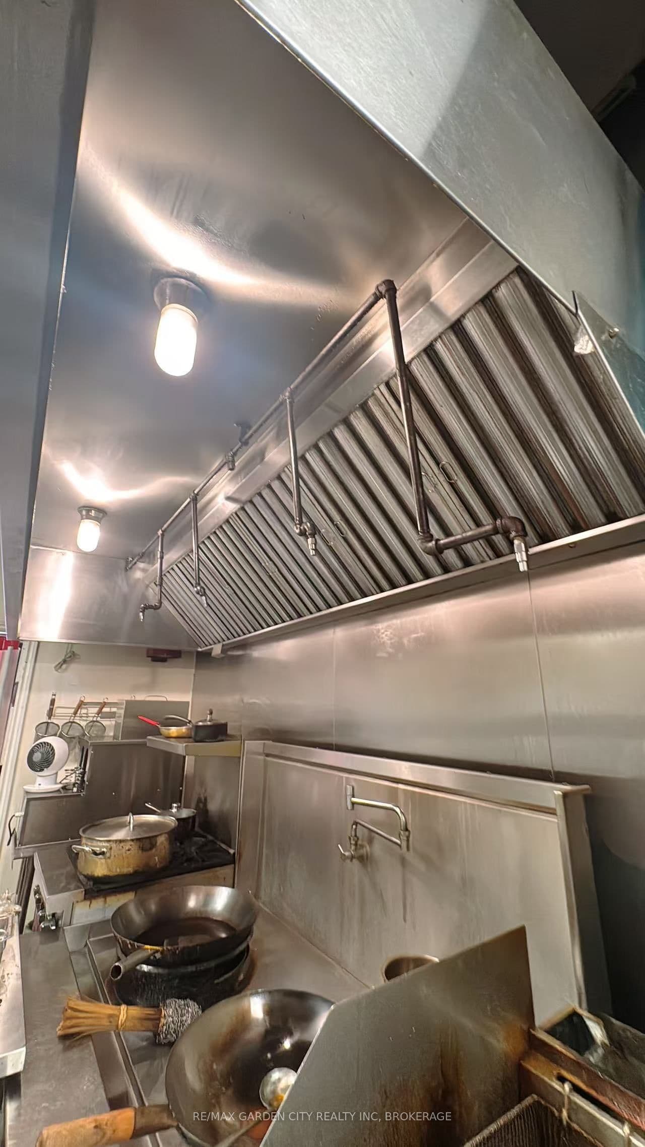 Unit 6, Unit 6 · 3701 Portage Rd