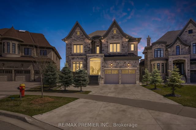 Detached at 19 Petrolia Court, Richmond Hill, ON L4C 0C2