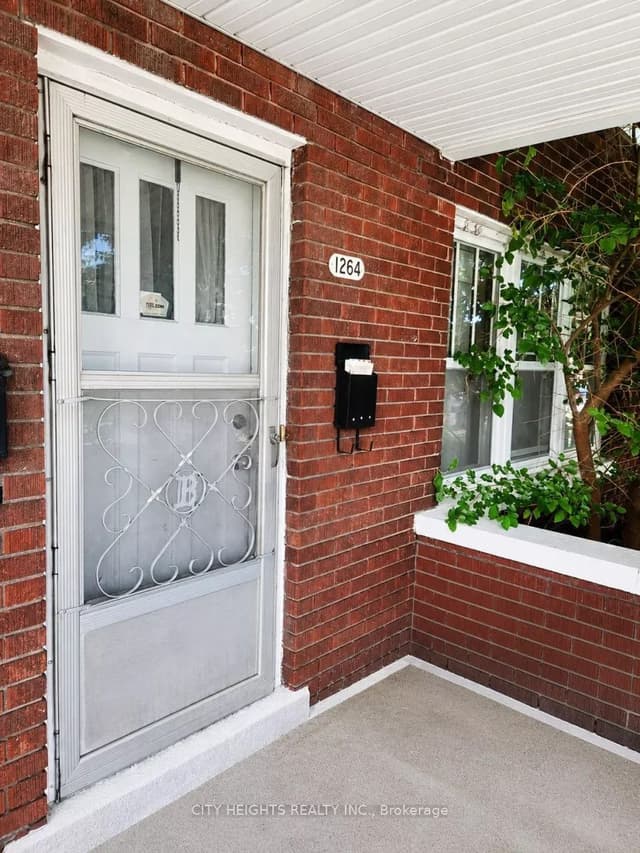 Duplex at 1264 Elsmere Avenue #2, Windsor, ON N8X 4G5