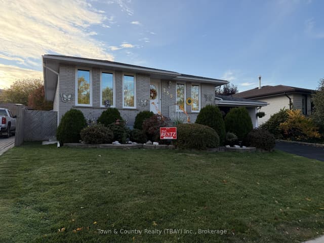Detached at 255 London Drive, Thunder Bay, ON P7A 7Z6
