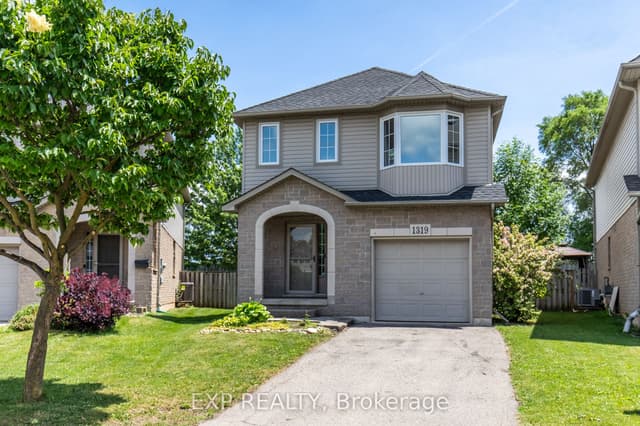 Detached at 1319 Bonnie Court, Burlington, ON L7R 5A2