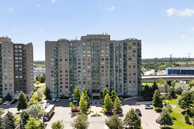 Condo Apartment at 39 Oneida Crescent 1017, Richmond Hill, ON L4B 4T9