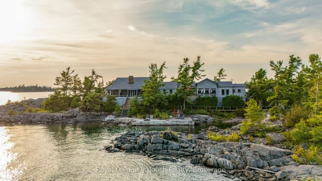 Detached at 1 B427 Turning Island, The Archipelago, ON P2A 0B7