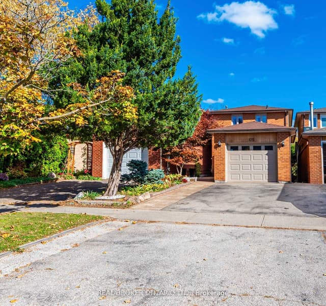 Detached at 125 Kersey Crescent, Richmond Hill, ON L4C 5X4