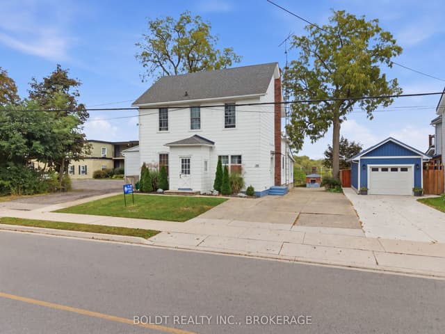Triplex at 28 Chapel Street S, Thorold, ON L2V 2C6