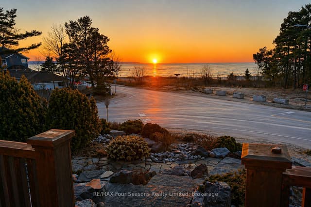 Detached at 805 Eastdale Drive, Wasaga Beach, ON L9Z 2R5
