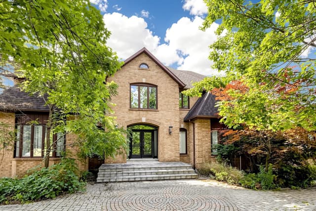 Detached at 27 Walnut Glen Place, Markham, ON L6C 1A3