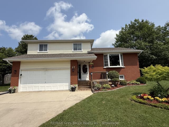 Detached at 17 Armstrong Crescent, Grey Highlands, ON N0C 1H0