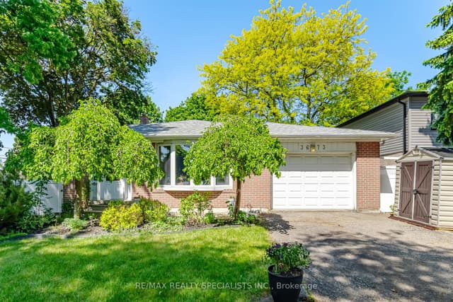 Detached at 3673 Fieldgate Drive, Mississauga, ON L4X 2J8