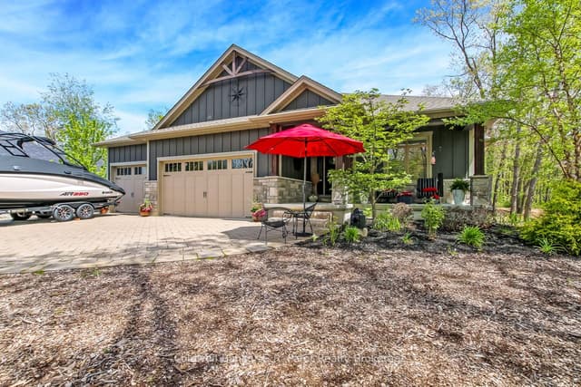 Detached at 10151 Pinery Bluffs Road, Lambton Shores, ON N0M 1T0
