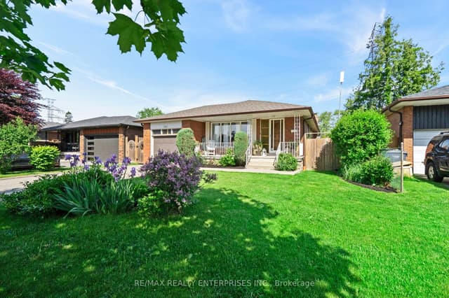 Detached at 1083 Melton Drive, Mississauga, ON L4Y 1L3