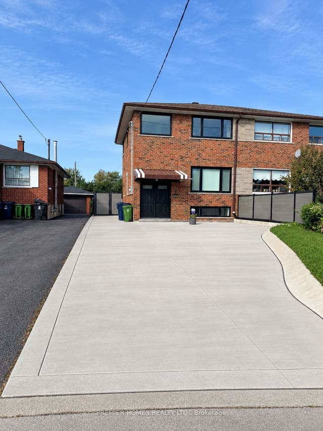 Semi-Detached at 18 Turks Road, Toronto, ON M3L 1S7, Toronto W05