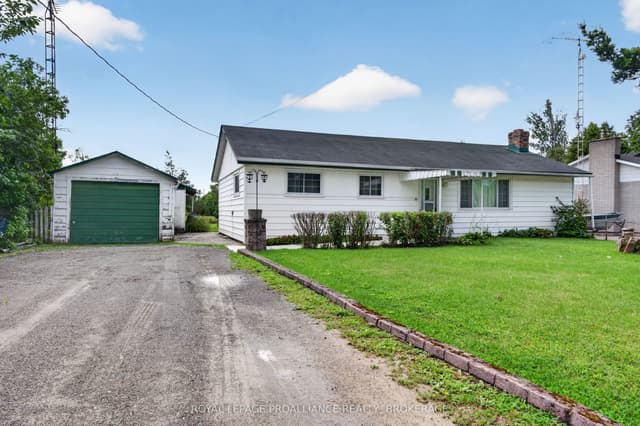 Detached at 2871 Burbrook Road, Kingston, ON K7P 2Y7