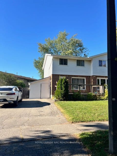 Semi-Detached at 4227 Briarwood Avenue, Niagara Falls, ON L2E 6Z1