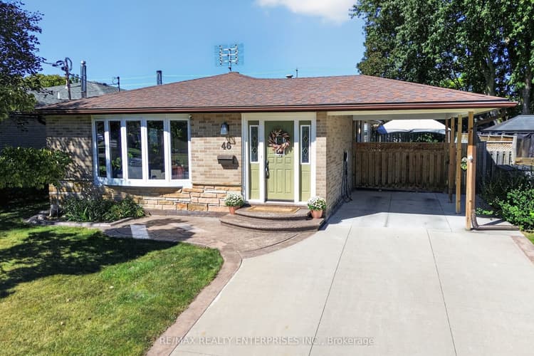 46 Marilyn Crescent