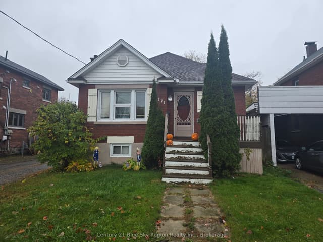 Detached at 171 Fifth Avenue W, North Bay, ON P1B 3N4