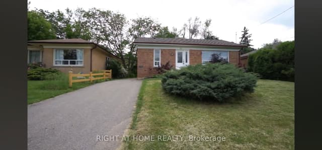 Detached at 15 Elizabeth Street, Halton Hills, ON L7G 2R1