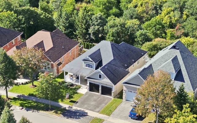 Detached at 4 Branthaven Court, Whitby, ON L1M 0B2