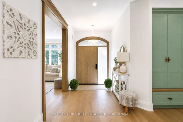 Detached at 118 Pathlane Road, Richmond Hill, ON L4B 4R1