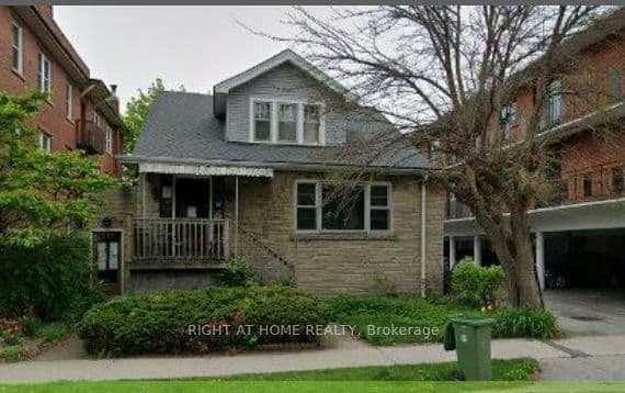 Detached at 995 Main Street E, Hamilton, ON L8M 1N3