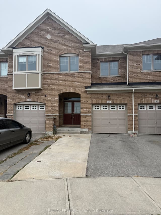 Att/Row/Townhouse at 98 Davenfield Circle, Brampton, ON L6P 4M1