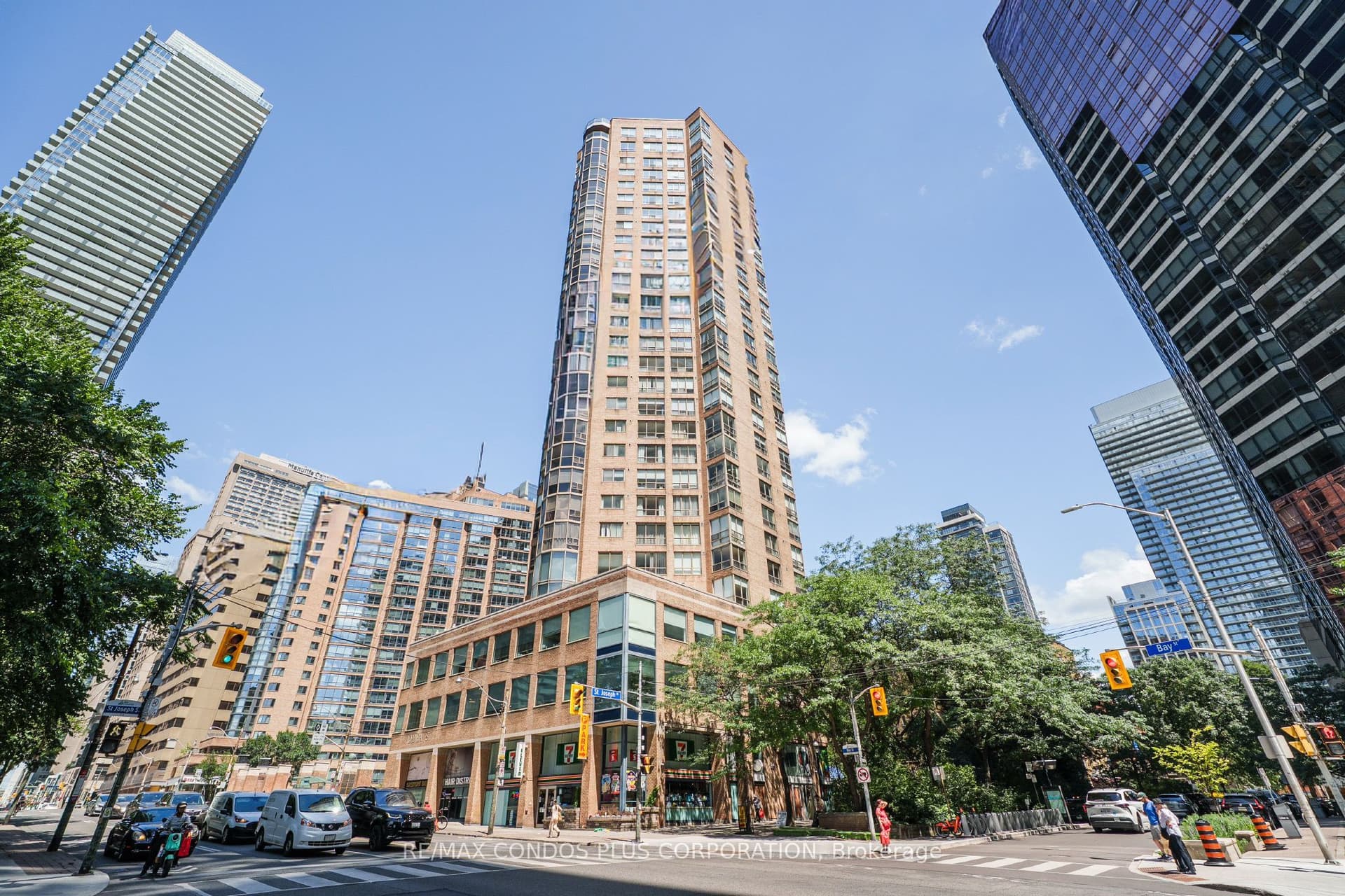 Suite 1811 · Floor 18, Unit 1811 · 44 St Joseph St
