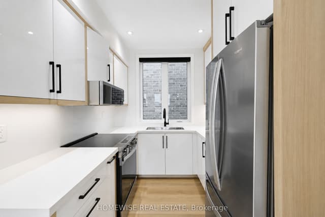 Multiplex at 25 King High Avenue 2, Toronto, ON M3H 3A8, Toronto C06
