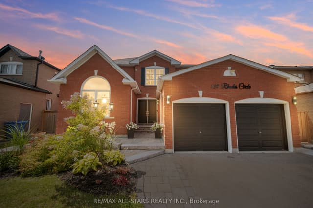 Detached at 139 Rhodes Circle, Newmarket, ON L3X 1V2