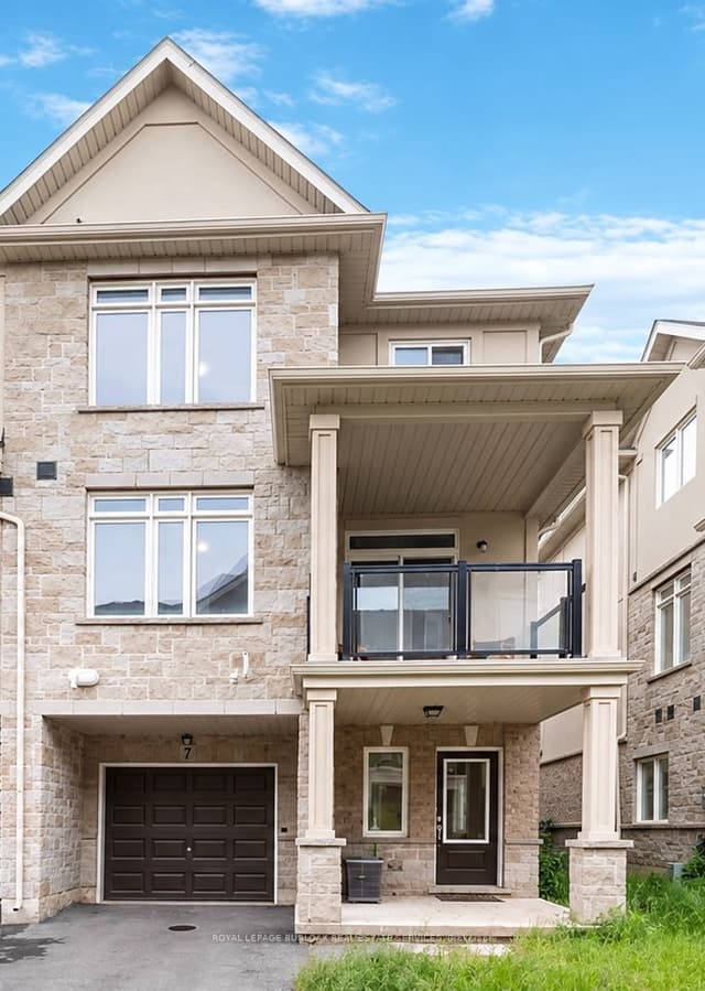 Att/Row/Townhouse at 40 Zinfandel Drive 7, Hamilton, ON L8E 0L1
