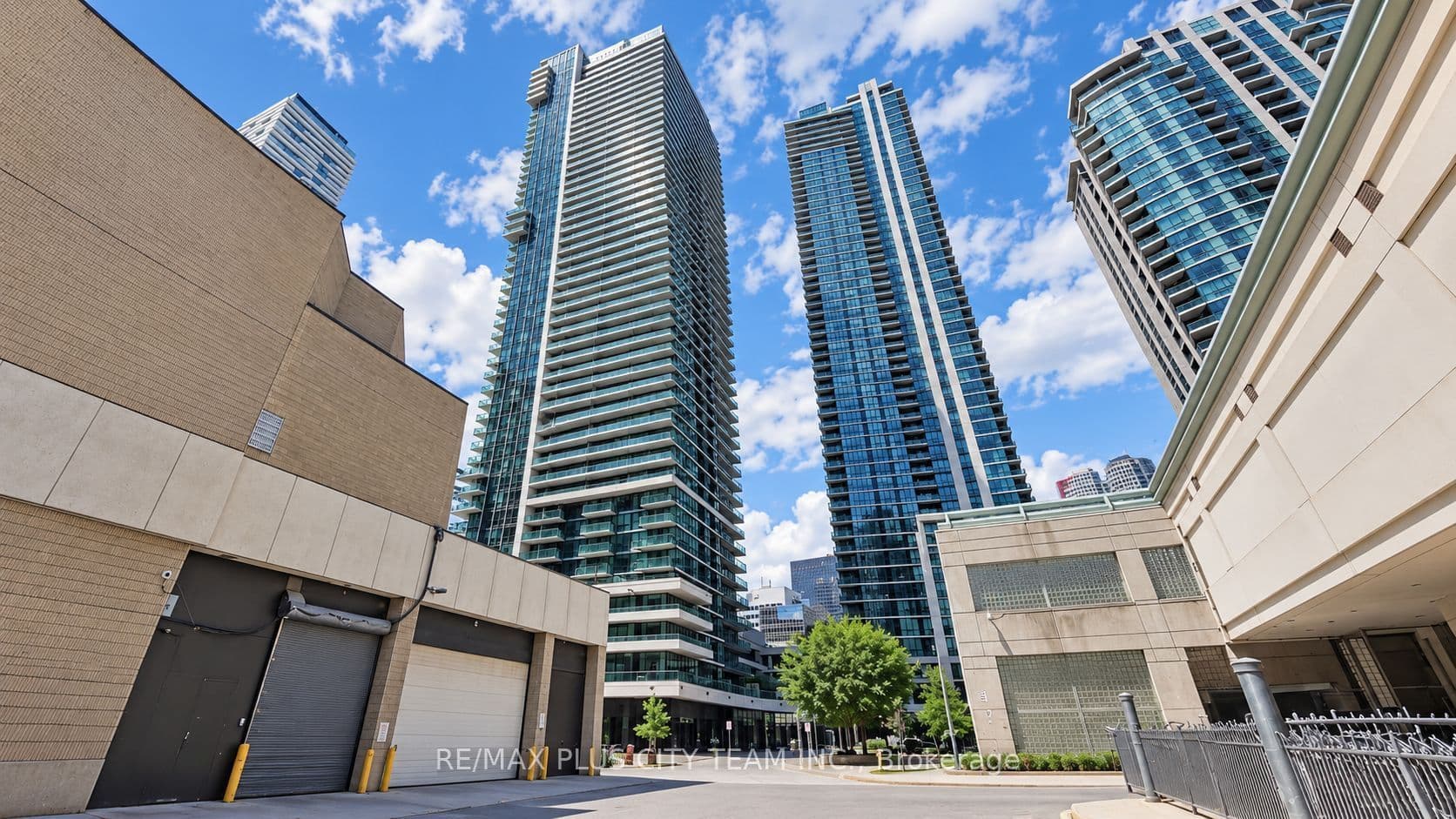 Suite 1502 · Floor 15, Unit 1502 · 33 Bay St