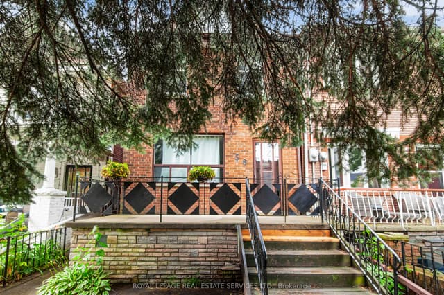Detached at 56 Arlington Avenue, Toronto, ON M6G 3K8, Toronto C02