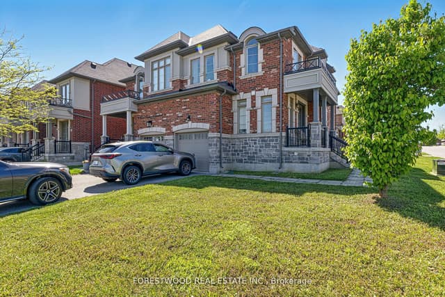 Semi-Detached at 634 Sweetwater Crescent, Newmarket, ON L3X 0H5
