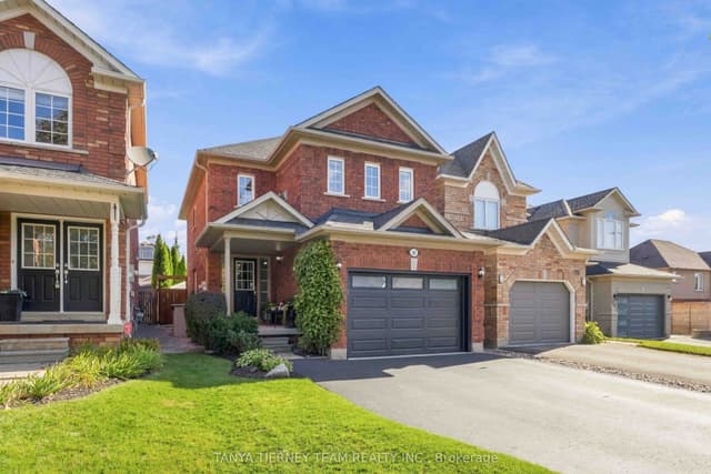 Detached at 28 Castle Green Drive, Whitby, ON L1R 2P9