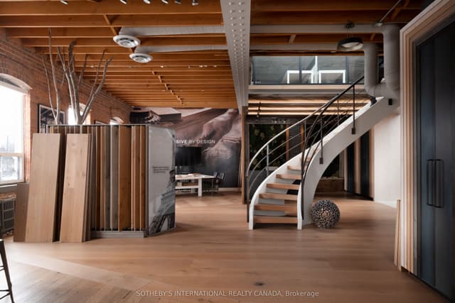 Office at 287 Macpherson Avenue 303, Toronto, ON M4V 1A4, Toronto C02